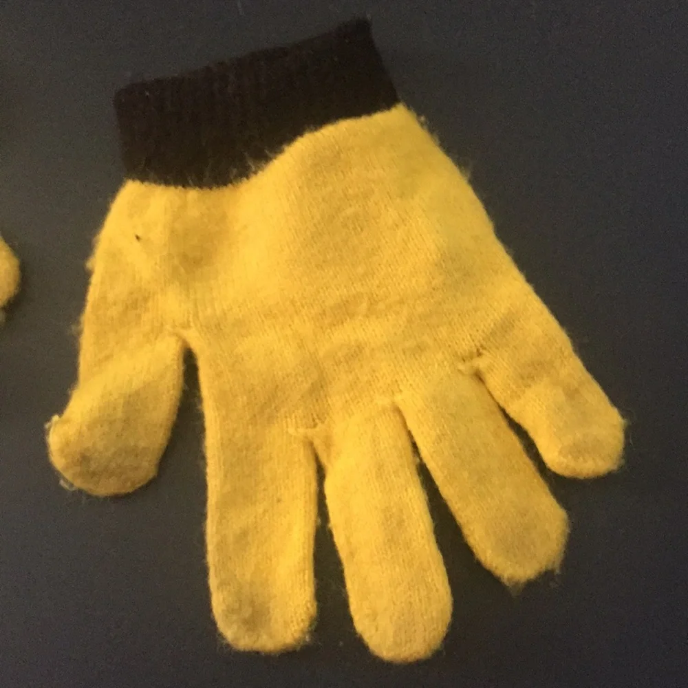 Despicable Me Minion Gloves
